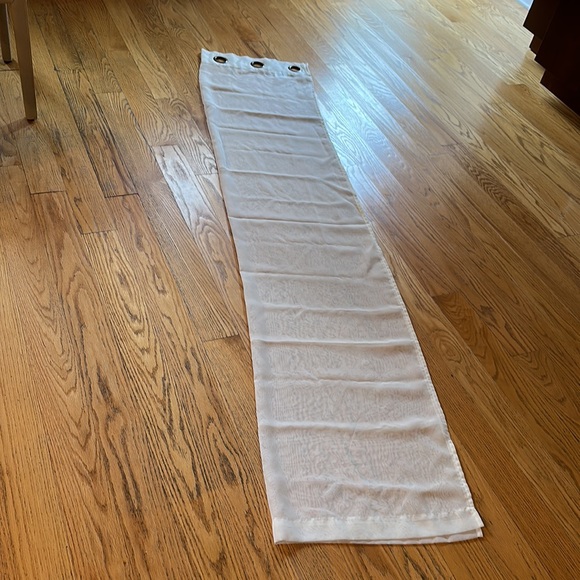 Set of two sheer drape panels with grommets 84” x 35” each) - Picture 3 of 8